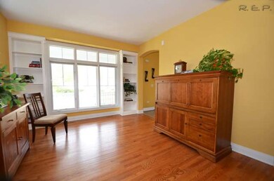 620 S Wright St, Naperville, IL 60540 - photo 3