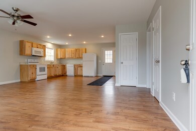 202 Reeves St, Dickson, TN 37055 - photo 4