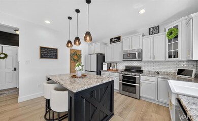 Kitchen with large Island and seating bar
