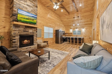 62-web-or-mls-6-print-1014 Pinyon Cir -