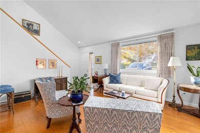 932 Williamsburg Cir, Warwick, RI 02886 - photo 3