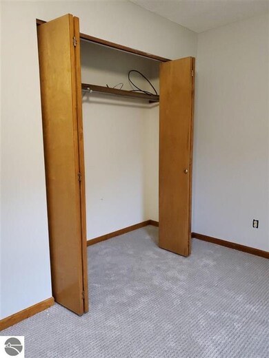 12190 S Lincoln Hollow Ct, Cedar, MI 49621 - photo 7