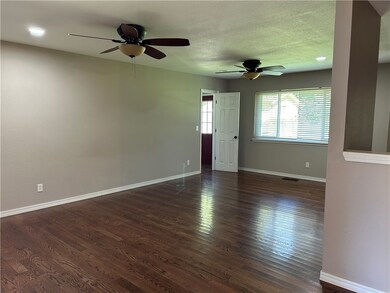 606 NW J St, Bentonville, AR 72712 - photo 3