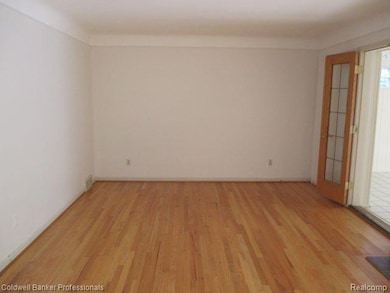 554 Merritt Ln, Birmingham, MI 48009 - photo 6