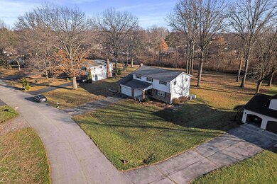 5873 Effingham Rd, Columbus, OH 43213 - photo 3