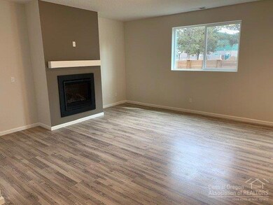 20563 SE Cameron Ave, Bend, OR 97702 - photo 5