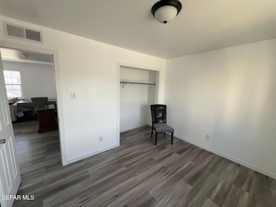 540 S Yarbrough Dr unit 6, El Paso, TX 79915 - photo 5