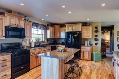 14945 Cochise St, Williston, ND 58801 - photo 6