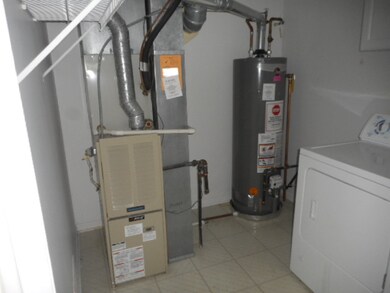 1106 Yorkshire Ct unit D, Elgin, IL 60120 - photo 6