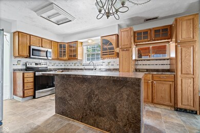 9923 Wellsford Cir, Indianapolis, IN 46236 - photo 5