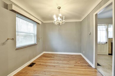 4425 Clifford Rd, Cincinnati, OH 45236 - photo 7