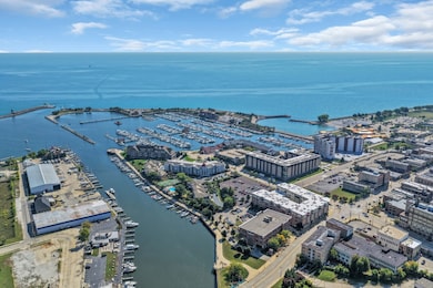 141 Main St unit 429, Racine, WI 53403 - photo 5