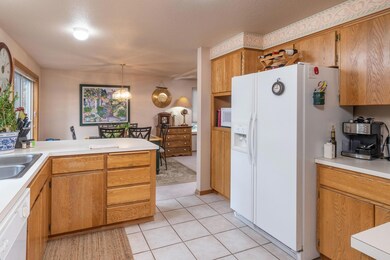 19585 E Campbell Rd, Bend, OR 97702 - photo 7