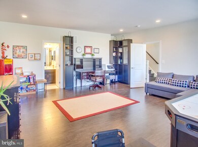 43151 Clarendon Square, Ashburn, VA 20148 - photo 4