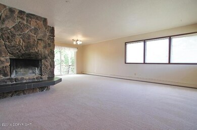 Living Room/Dining Room