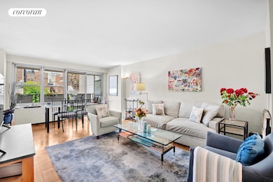 Gramercy Park Towers unit 8K, New York, NY 10003 - photo 2