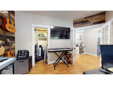 250 68th St, Springfield, OR 97478 - photo 6