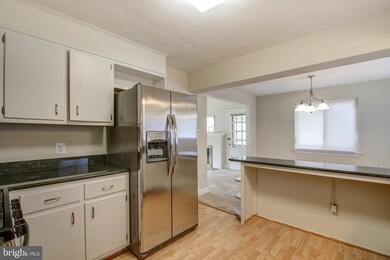 6035 Vista Dr, Falls Church, VA 22041 - photo 6