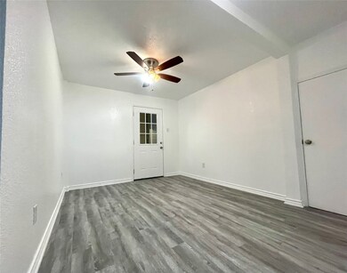 1127 Walling St unit 2, Houston, TX 77009 - photo 6