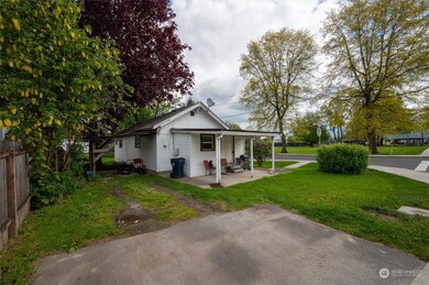 118 S Harkness St, Everson, WA 98247 - photo 3