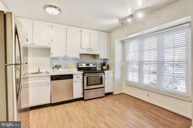 1490 Lowell Ct, Crofton, MD 21114 - photo 2