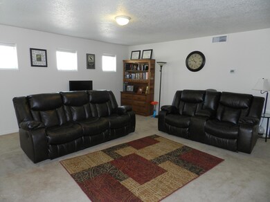 6931 Laurie St, Farmington, NM 87401 - photo 3
