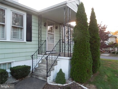 401 Grandview Ave, Perkasie, PA 18944 - photo 2