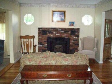 32 Leahey Ave, South Hadley, MA 01075 - photo 3