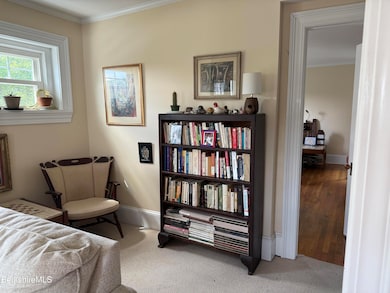 33 Maplewood Ave unit 305, Pittsfield, MA 01201 - photo 4