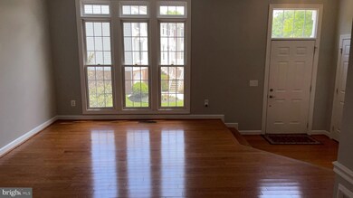 9906 Michael Schar Ct, Vienna, VA 22181 - photo 3