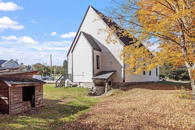 42 Maple St, Bethlehem, NH 03574 - photo 4