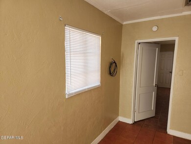 2825 Grant unit 13, El Paso, TX 79930 - photo 2