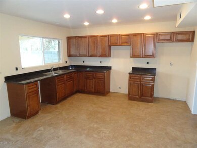 2520 E Commonwealth Cir, Chandler, AZ 85225 - photo 4