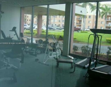 9360 Fontainebleau Blvd unit 611, Miami, FL 33172 - photo 2