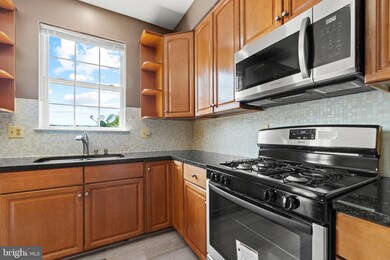 22893 Adelphi Terrace, Sterling, VA 20166 - photo 5