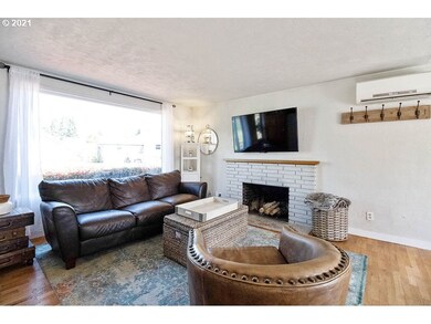 2082 Carmel Ave, Eugene, OR 97401 - photo 5