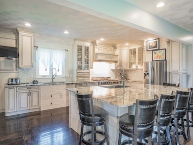 51 Varnum Rd, Dracut, MA 01826 - photo 4