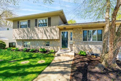 2691 Montcalm Rd, Columbus, OH 43221 - photo 2