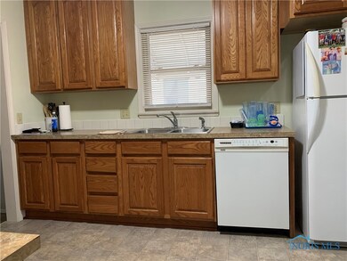 2324 114th St, Toledo, OH 43611 - photo 6