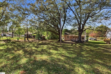 102 Milliken St, Laurens, SC 29360 - photo 6