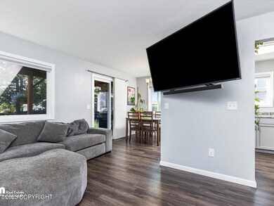 07-Living Room-DW-2487