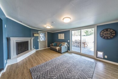 DEN 2 - 6043 N 17th St