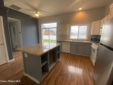 2517 W Timberlake Loop, Coeur D Alene, ID 83815 - photo 4