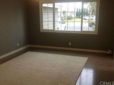Living Room (2)