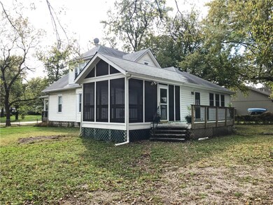 Massive screened in porch!