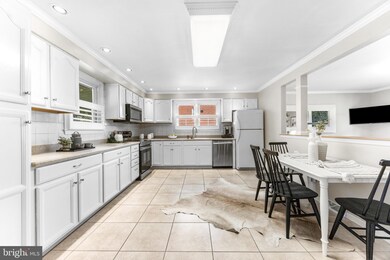 586 Forest View Rd, Linthicum Heights, MD 21090 - photo 6