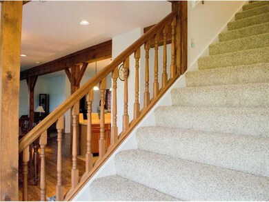 Entry/Foyer.