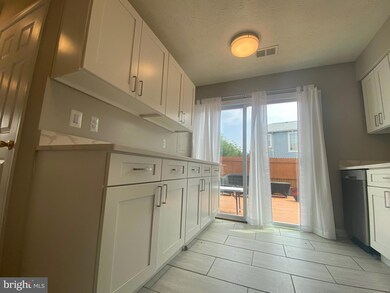 14011A Grumble Jones Ct, Centreville, VA 20121 - photo 2