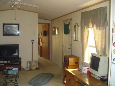 1077 Aspen St, Laurys Station, PA 18059 - photo 6