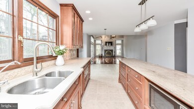 12628 Plow Ct, Fairfax, VA 22030 - photo 3